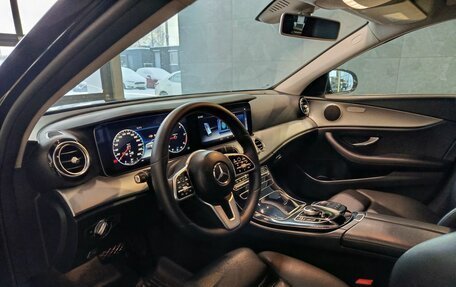 Mercedes-Benz E-Класс, 2019 год, 2 650 000 рублей, 9 фотография