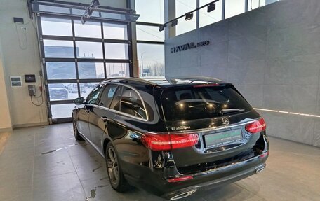 Mercedes-Benz E-Класс, 2019 год, 2 650 000 рублей, 5 фотография