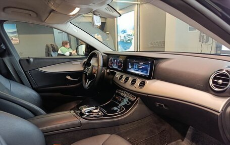 Mercedes-Benz E-Класс, 2019 год, 2 650 000 рублей, 10 фотография