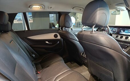 Mercedes-Benz E-Класс, 2019 год, 2 650 000 рублей, 11 фотография