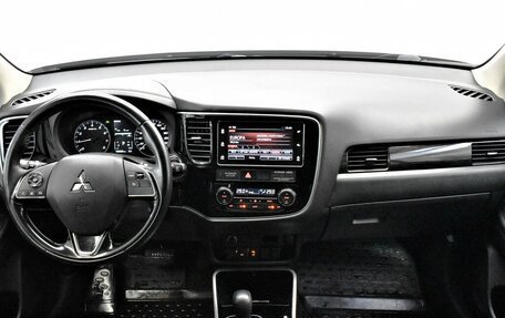 Mitsubishi Outlander III рестайлинг 3, 2017 год, 2 100 000 рублей, 5 фотография