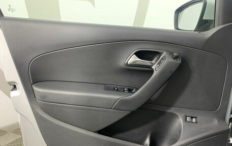 Volkswagen Polo VI (EU Market), 2011 год, 675 000 рублей, 8 фотография