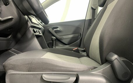 Volkswagen Polo VI (EU Market), 2011 год, 675 000 рублей, 10 фотография