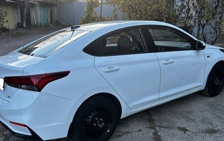 Hyundai Solaris II рестайлинг, 2019 год, 1 099 999 рублей, 3 фотография