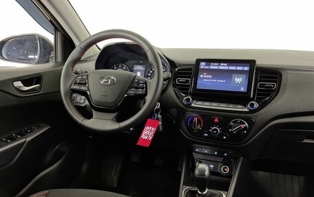 Hyundai Solaris II рестайлинг, 2022 год, 1 724 000 рублей, 5 фотография