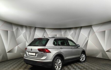 Volkswagen Tiguan II, 2018 год, 2 297 000 рублей, 2 фотография