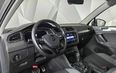 Volkswagen Tiguan II, 2018 год, 2 297 000 рублей, 19 фотография