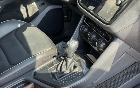 Volkswagen Tiguan II, 2019 год, 2 400 000 рублей, 9 фотография