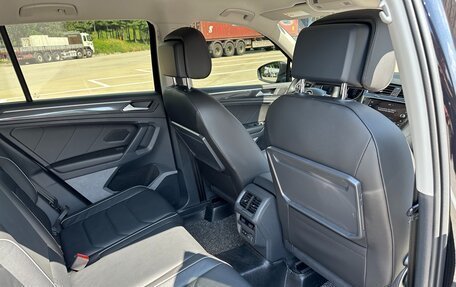 Volkswagen Tiguan II, 2019 год, 2 400 000 рублей, 11 фотография