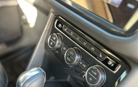 Volkswagen Tiguan II, 2019 год, 2 400 000 рублей, 13 фотография