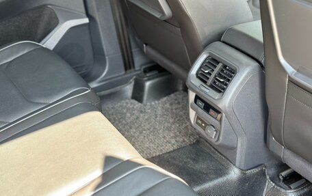 Volkswagen Tiguan II, 2019 год, 2 400 000 рублей, 12 фотография