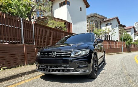 Volkswagen Tiguan II, 2019 год, 2 400 000 рублей, 20 фотография
