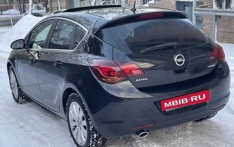 Opel Astra J, 2011 год, 830 000 рублей, 3 фотография