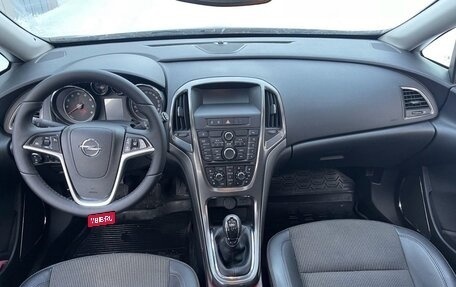 Opel Astra J, 2011 год, 830 000 рублей, 10 фотография