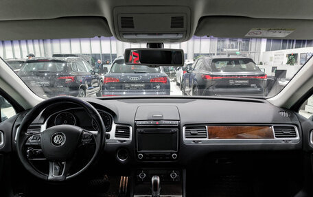 Volkswagen Touareg III, 2015 год, 2 850 000 рублей, 14 фотография