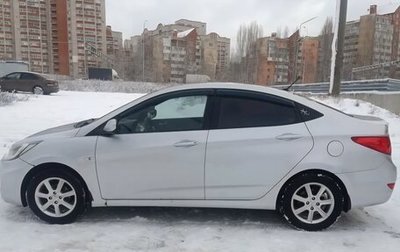 Hyundai Solaris II рестайлинг, 2013 год, 700 000 рублей, 1 фотография
