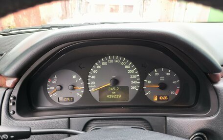 Mercedes-Benz E-Класс, 2000 год, 400 000 рублей, 11 фотография