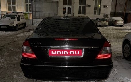 Mercedes-Benz E-Класс, 2007 год, 900 000 рублей, 3 фотография