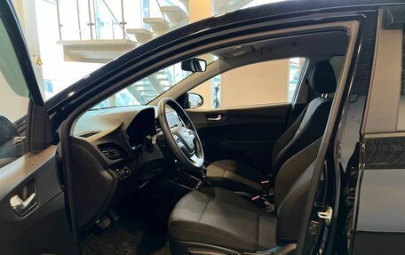 Hyundai Solaris II рестайлинг, 2021 год, 1 762 000 рублей, 16 фотография