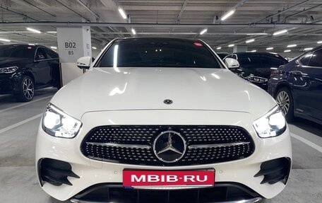 Mercedes-Benz E-Класс, 2022 год, 8 800 000 рублей, 1 фотография