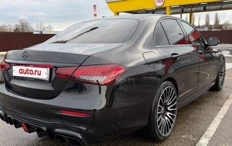 Mercedes-Benz E-Класс, 2019 год, 2 580 000 рублей, 4 фотография