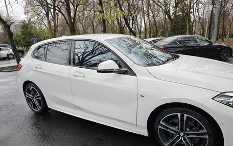 BMW 1 серия, 2019 год, 2 200 000 рублей, 3 фотография
