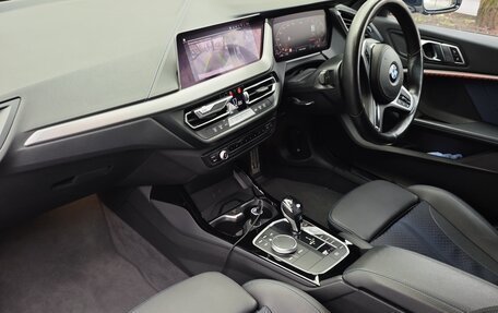 BMW 1 серия, 2019 год, 2 200 000 рублей, 21 фотография