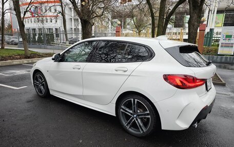 BMW 1 серия, 2019 год, 2 200 000 рублей, 22 фотография