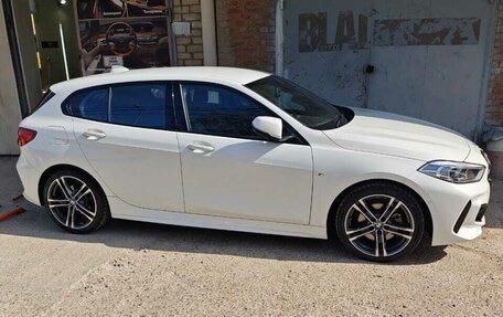 BMW 1 серия, 2019 год, 2 200 000 рублей, 36 фотография
