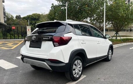 Toyota Yaris, 2022 год, 1 050 065 рублей, 8 фотография