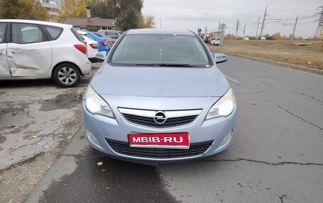 Opel Astra J, 2012 год, 560 000 рублей, 1 фотография