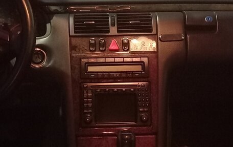 Mercedes-Benz E-Класс, 2001 год, 700 000 рублей, 1 фотография