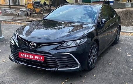 Toyota Camry, 2023 год, 4 250 000 рублей, 2 фотография