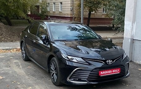 Toyota Camry, 2023 год, 4 250 000 рублей, 3 фотография