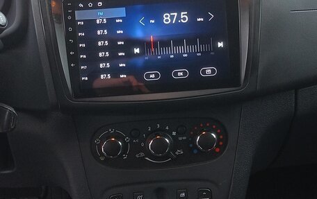 Renault Logan II, 2016 год, 729 000 рублей, 7 фотография