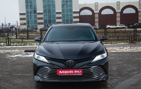 Toyota Camry, 2018 год, 2 890 000 рублей, 2 фотография