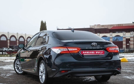 Toyota Camry, 2018 год, 2 890 000 рублей, 6 фотография