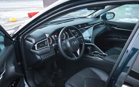 Toyota Camry, 2018 год, 2 890 000 рублей, 13 фотография