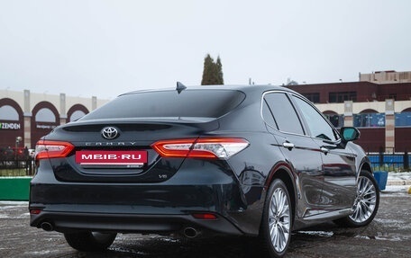 Toyota Camry, 2018 год, 2 890 000 рублей, 8 фотография