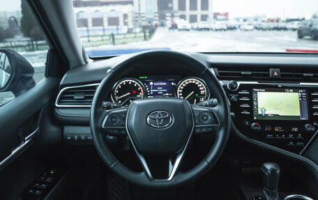 Toyota Camry, 2018 год, 2 890 000 рублей, 15 фотография