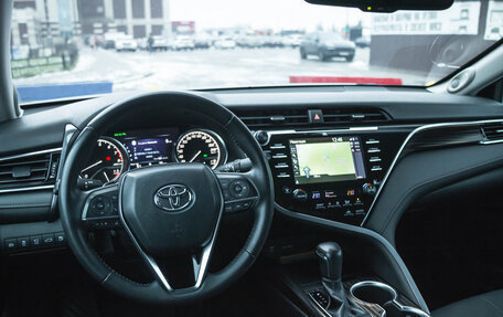 Toyota Camry, 2018 год, 2 890 000 рублей, 16 фотография