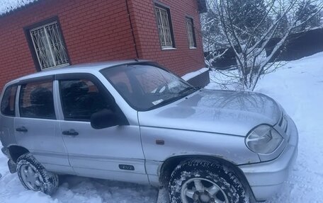 Chevrolet Niva I рестайлинг, 2004 год, 280 000 рублей, 1 фотография