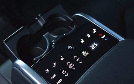 Toyota Camry, 2018 год, 2 890 000 рублей, 25 фотография