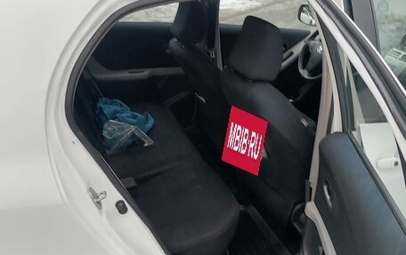 Toyota Yaris III рестайлинг, 2008 год, 700 000 рублей, 2 фотография