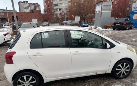 Toyota Yaris III рестайлинг, 2008 год, 700 000 рублей, 12 фотография