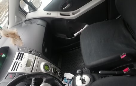 Toyota Yaris III рестайлинг, 2008 год, 700 000 рублей, 14 фотография