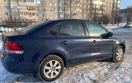 Volkswagen Polo VI (EU Market), 2011 год, 850 000 рублей, 2 фотография
