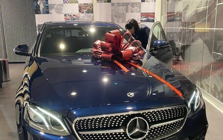 Mercedes-Benz E-Класс, 2019 год, 4 500 000 рублей, 4 фотография