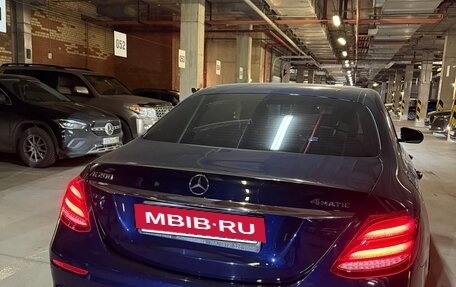 Mercedes-Benz E-Класс, 2019 год, 4 500 000 рублей, 3 фотография