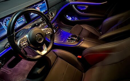 Mercedes-Benz E-Класс, 2019 год, 4 500 000 рублей, 10 фотография